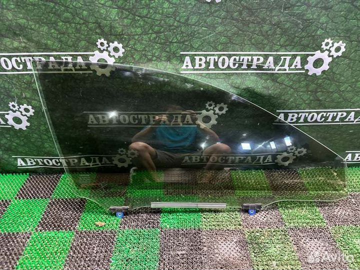 Стекло двери переднее правое Lexus Es 6 2012-2017