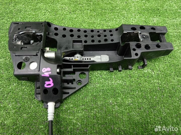 Кронштейн ручки двери правый VAG Audi A4 B8 allroad S4 B8