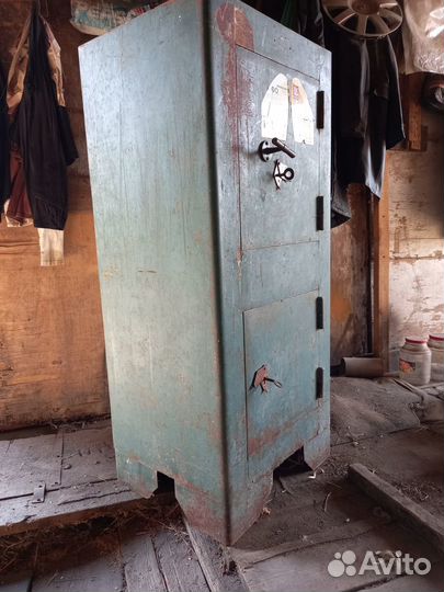 Шкаф металлический сейф