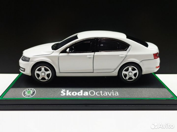 1:38 Skoda Octavia White