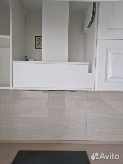 Кухонный гарнитур бу длинна 4.7