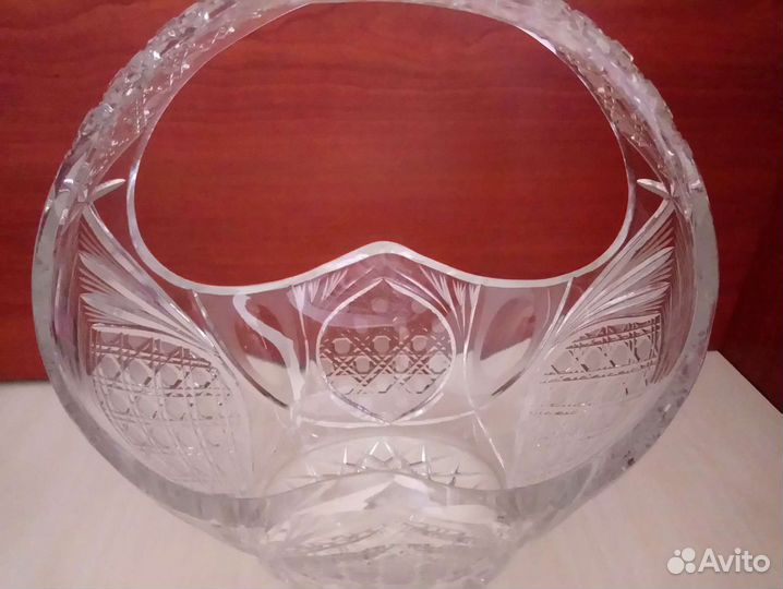 Хрустальная ваза