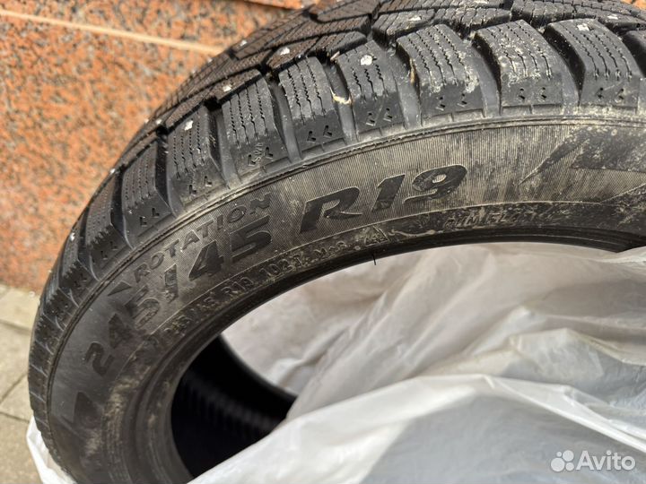 Pirelli Ice Zero 245/45 R19