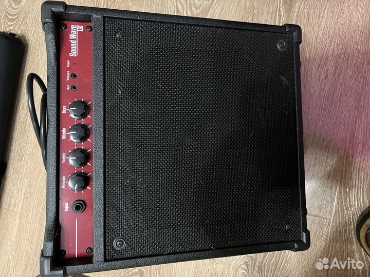 Бас гитара, басовый комбо, чехол, ремень, провода