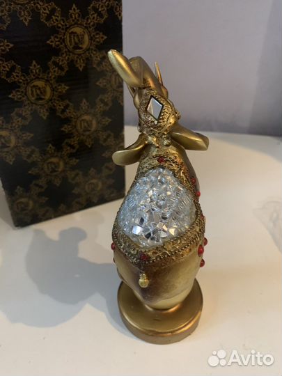 Слоны на шаре