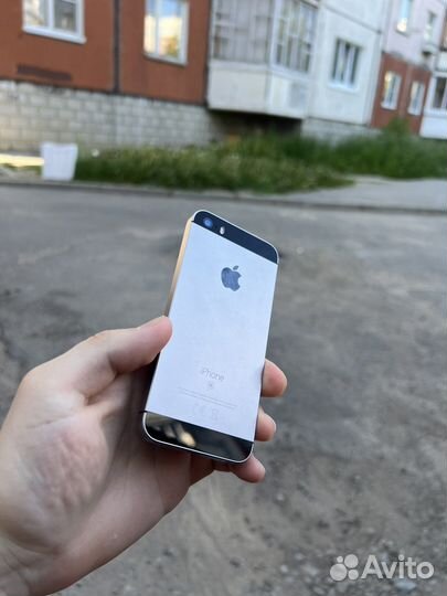 iPhone se 32gb серый как новый