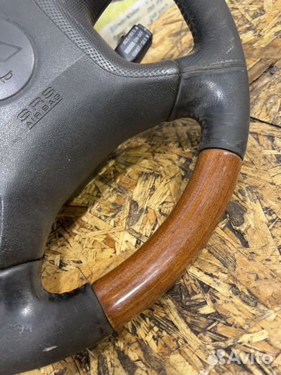 Руль дерево с подушкой Мицубиси Паджеро 3 V70