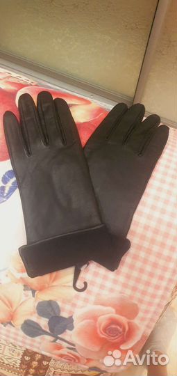 Перчатки женские кожаные новые