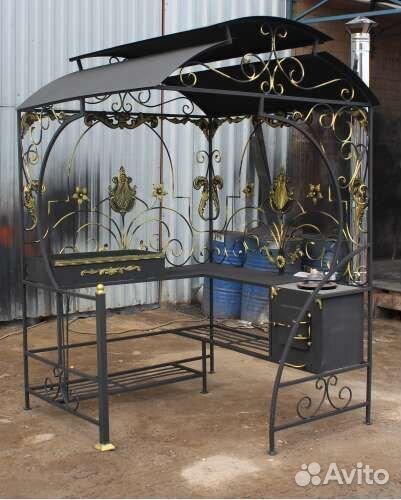 Мангал с крышей