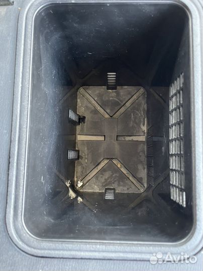 Nissan Patrol y62 Подлокотник