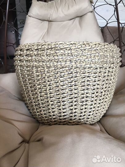 Кашпо из искусственного ротанга