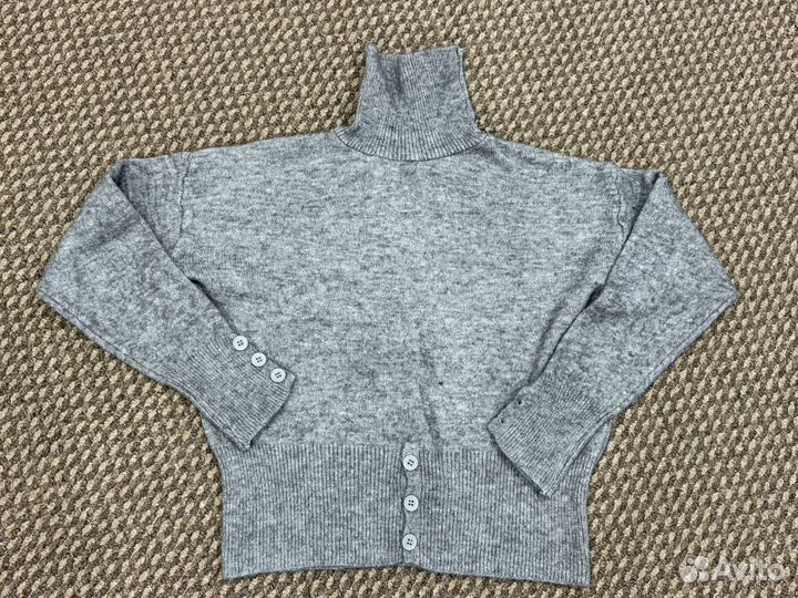 Свитер новый женский