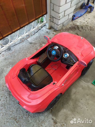 Аккумуляторная машинка детская