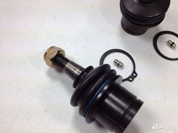 Шаровая опора Dodge Challenger