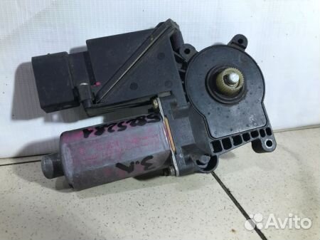 Моторчик заднего левого стеклоподъемника