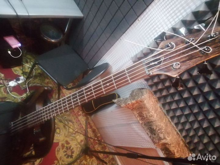 Бас гитара 5 струн