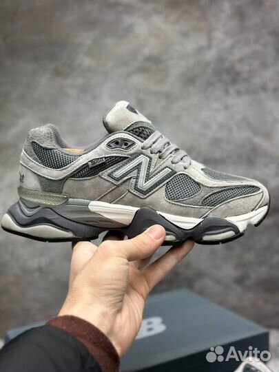 Серые New Balance 9060