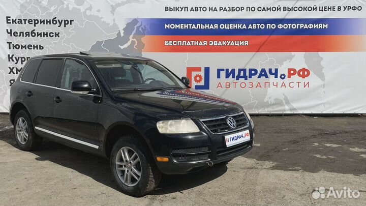 Воздухозаборник Volkswagen Touareg (GP) 7L0819049