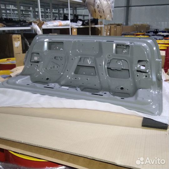 Новая крышка багажника Hyundai Genesis / G80