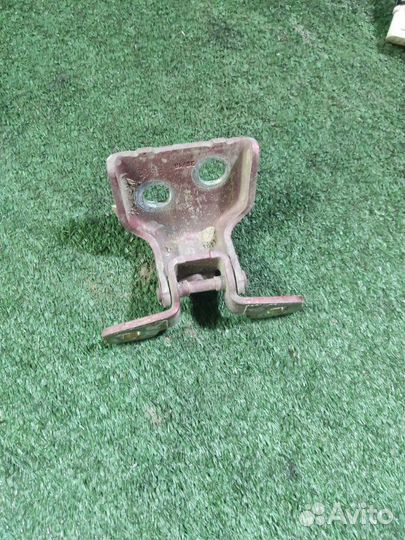 Петля двери LADA Largus Cross