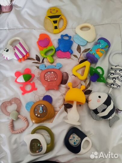 Игрушки пакетом, погремушки, грызунки