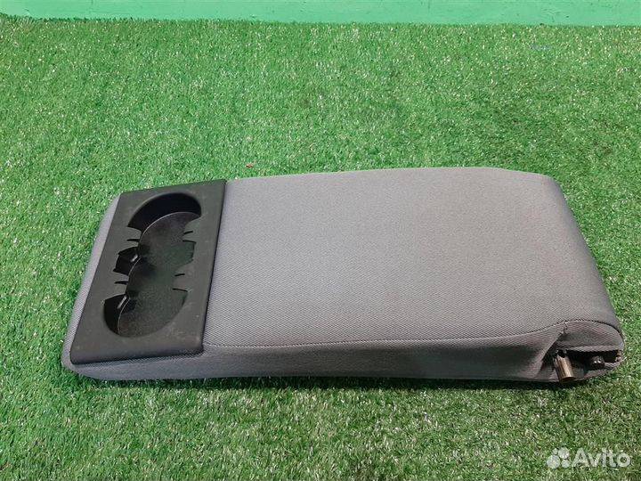 Подлокотник Mitsubishi Space Star 2002