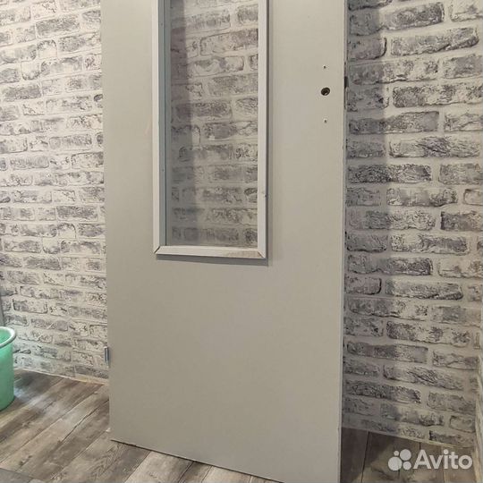 Дверь межкомнатная со стеклом с новостройки