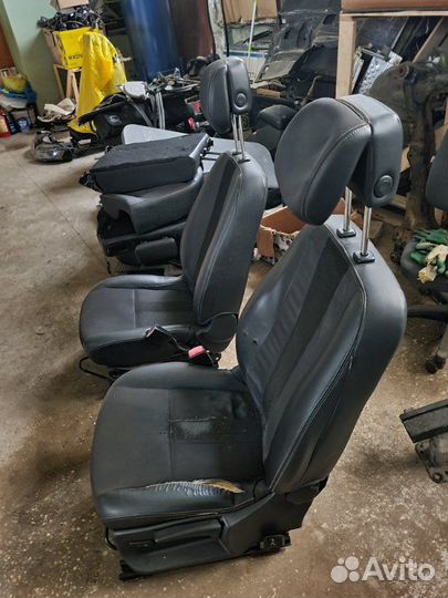 Сиденья комплект Renault Fluence седан M4R 2011