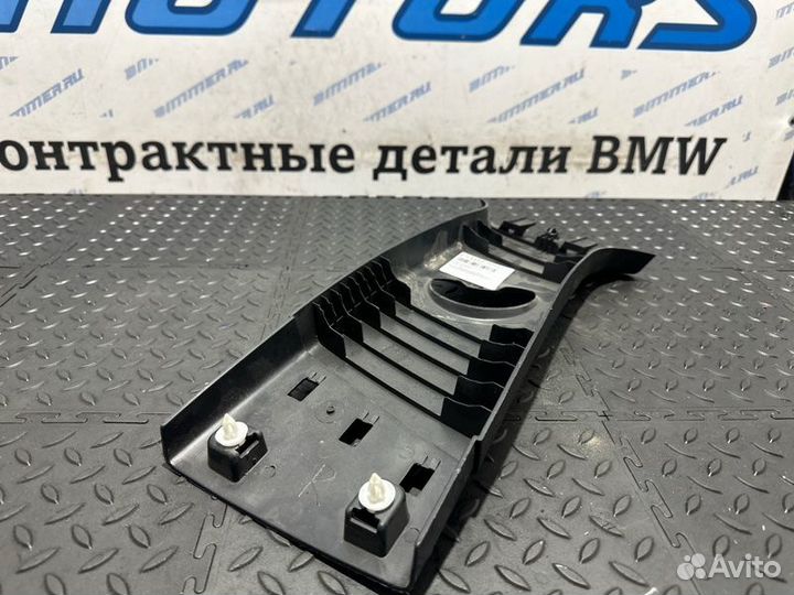 Накладка центральной стойки правая Bmw Е84 N55B30A