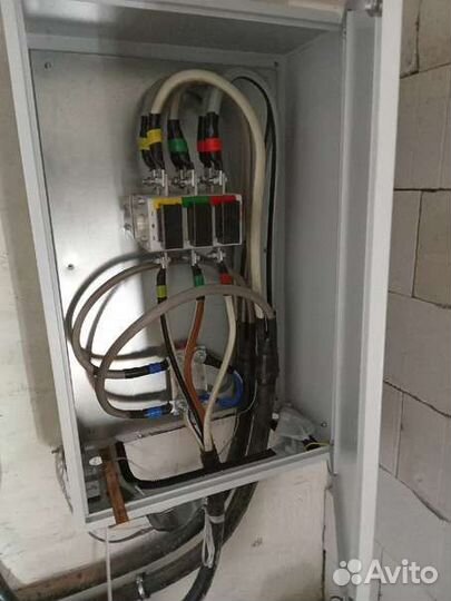 Бригада электромонтажников