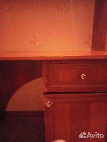 Компьютерный стол