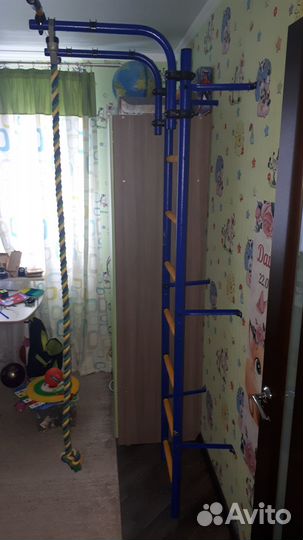 Шведская стенка с турником и горкой