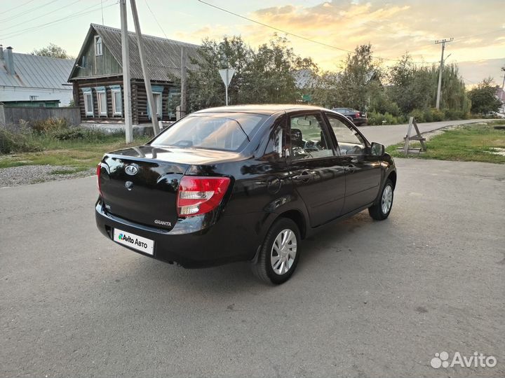 LADA Granta 1.6 МТ, 2012, 215 231 км