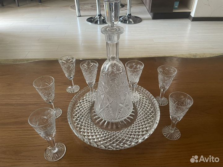 Графин, поднос, рюмки