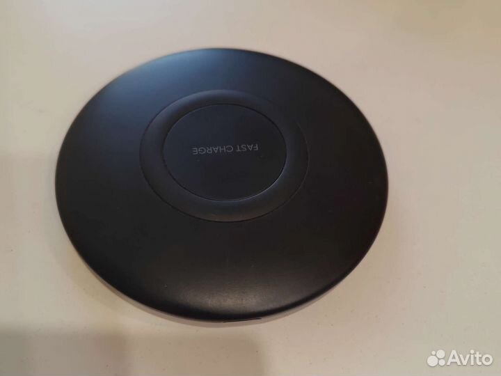 Беспроводное зарядное устройство EP-P1100