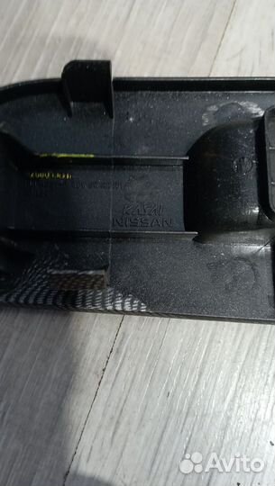 Накладка блока кнопок стеклоподъемника Nissan tiid