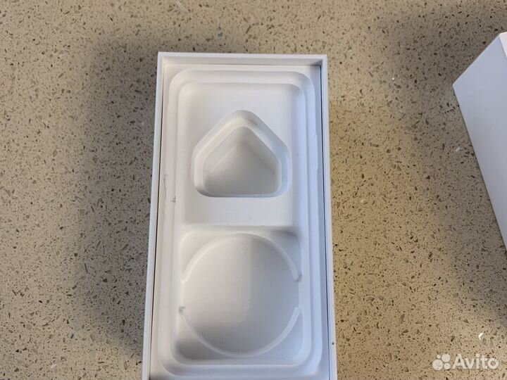 Коробка от iPhone xs 64GB