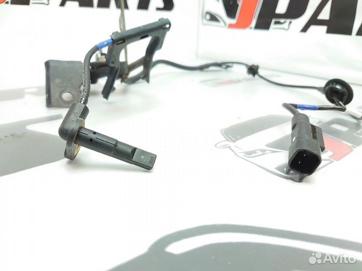 Датчик abs передний Mitsubishi Lancer 10