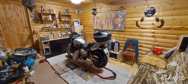 Мотоцикл хонда х4