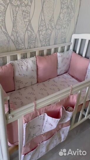 Комплект в кроватку: бортики, простынь, плед