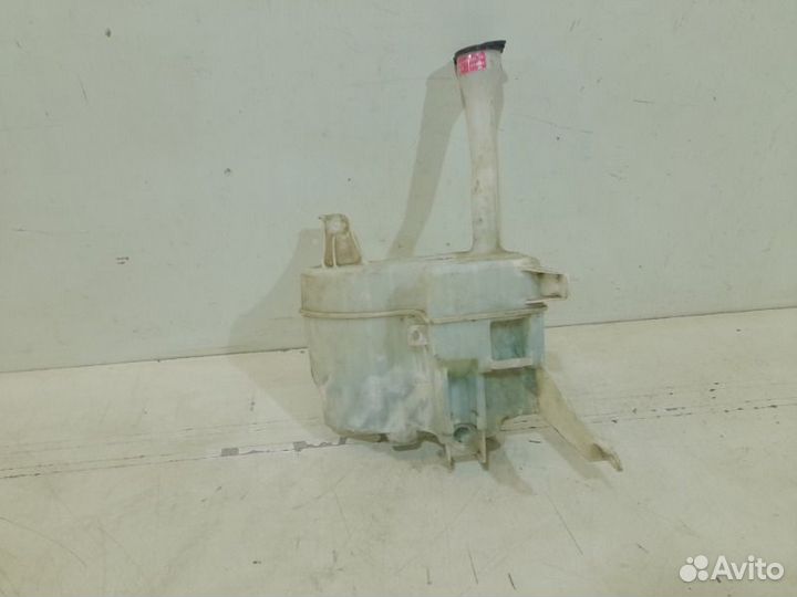 Бачок омывателя Toyota Camry 50 2011-2018