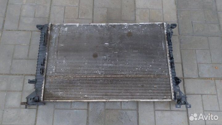 Радиатор охлаждения двигателя Audi A4 B8 1.8 T