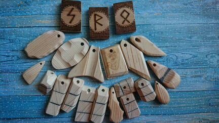 Деревянные плашки, заготовки для амулетов, рун