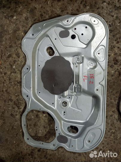 Передний левый стеклоподъёмник Focus 2