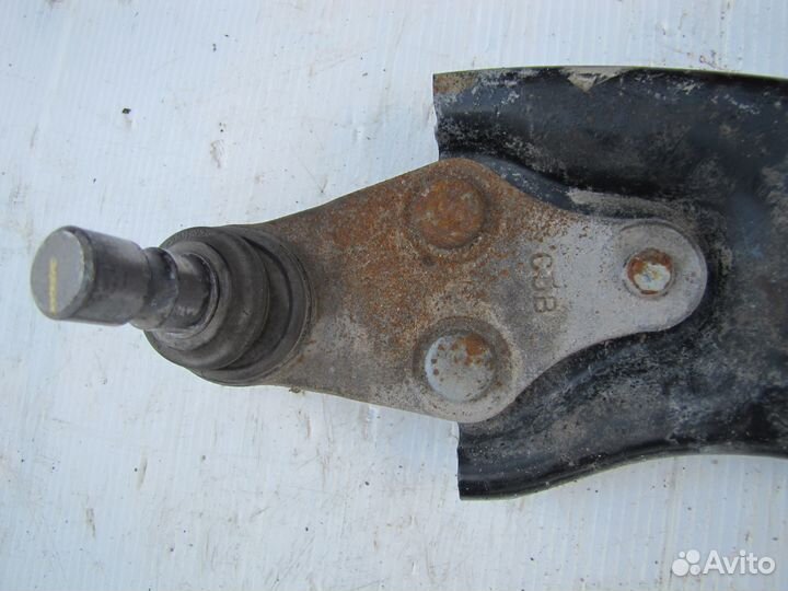 Hyundai Santa Fe 4 рычаг передний левый