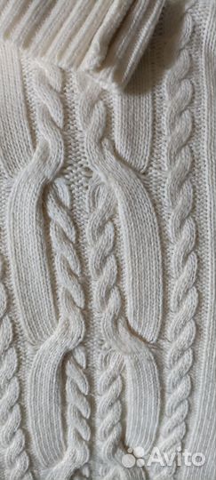 Свитер