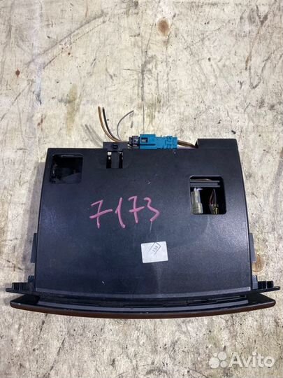 Пепельница Mercedes-Benz S-Class W220 M113E50