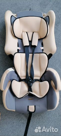 Автомобильное кресло