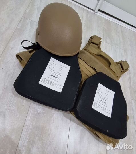 Бронежилет и каска (новые)