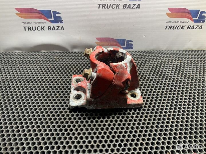 Кронштейн крыла Volvo FM